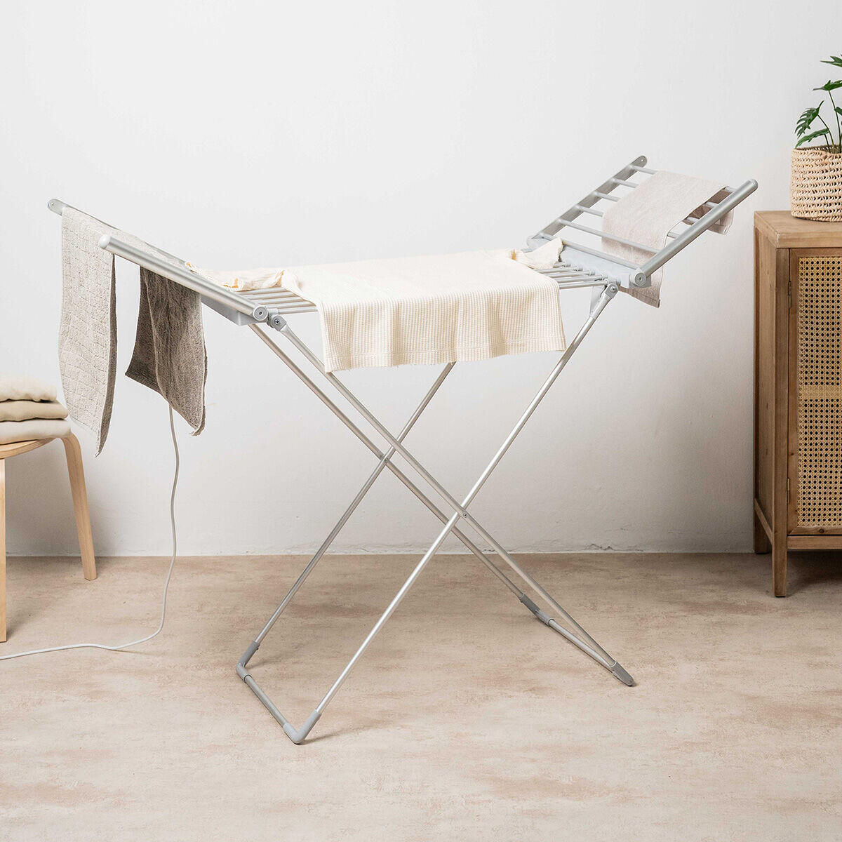 Tendedero Eléctrico Plegable con Pantalla Táctil